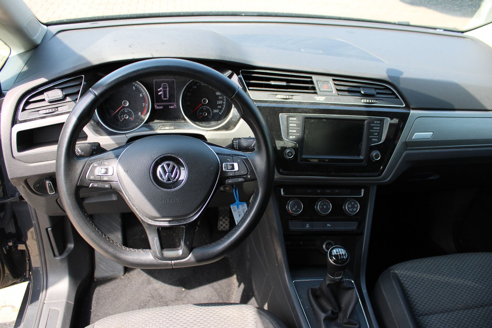 Fahrzeugabbildung Volkswagen Touran 1.2 TSI PDC,AHK,LED,