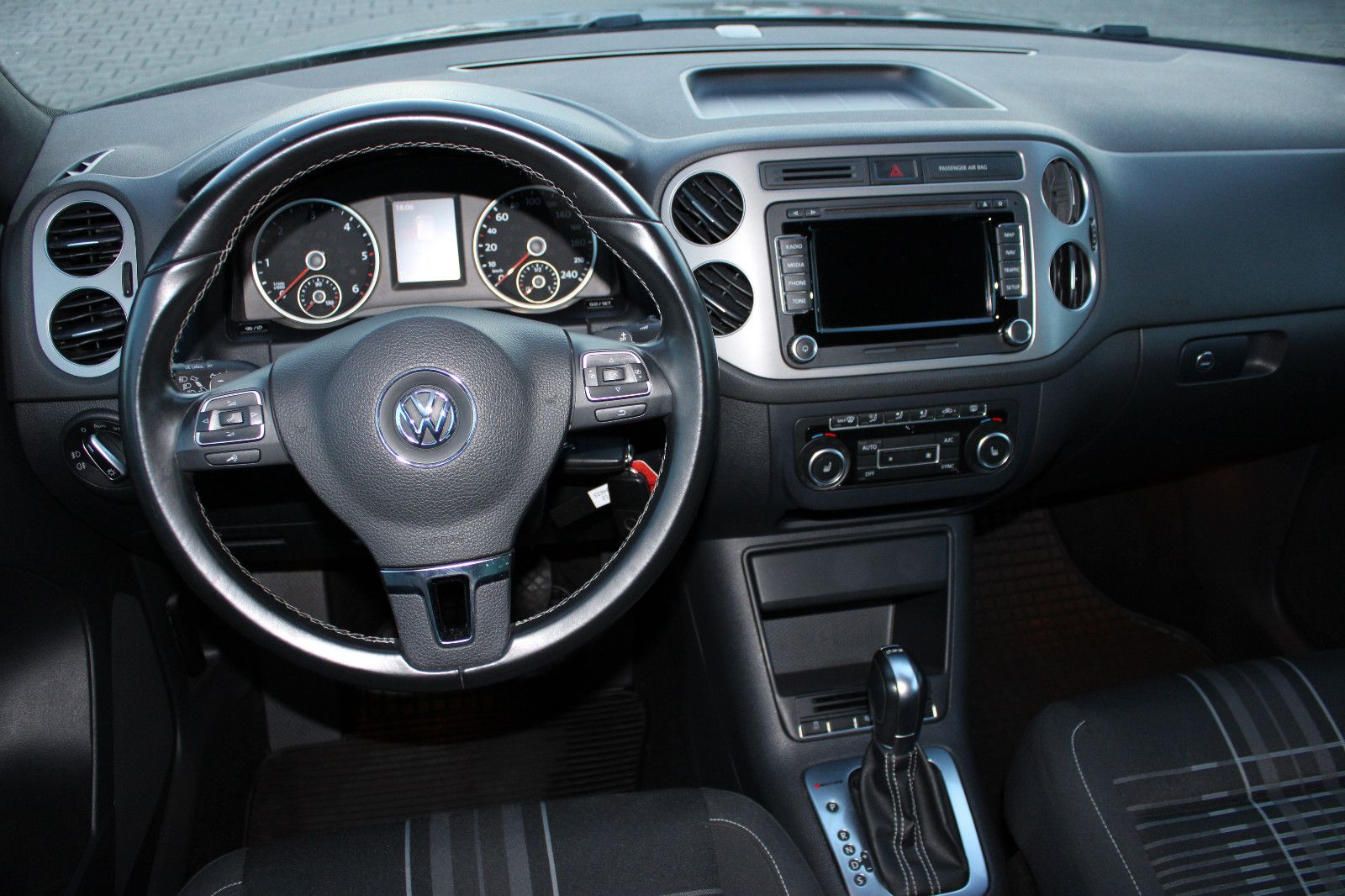 Fahrzeugabbildung Volkswagen Tiguan Lounge 2.0TDI 4Motion Navi,Xenon,Kamera
