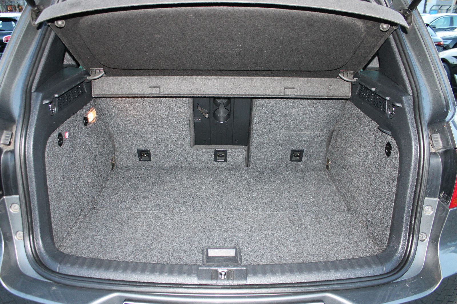 Fahrzeugabbildung Volkswagen Tiguan Lounge 2.0TDI 4Motion Navi,Xenon,Kamera