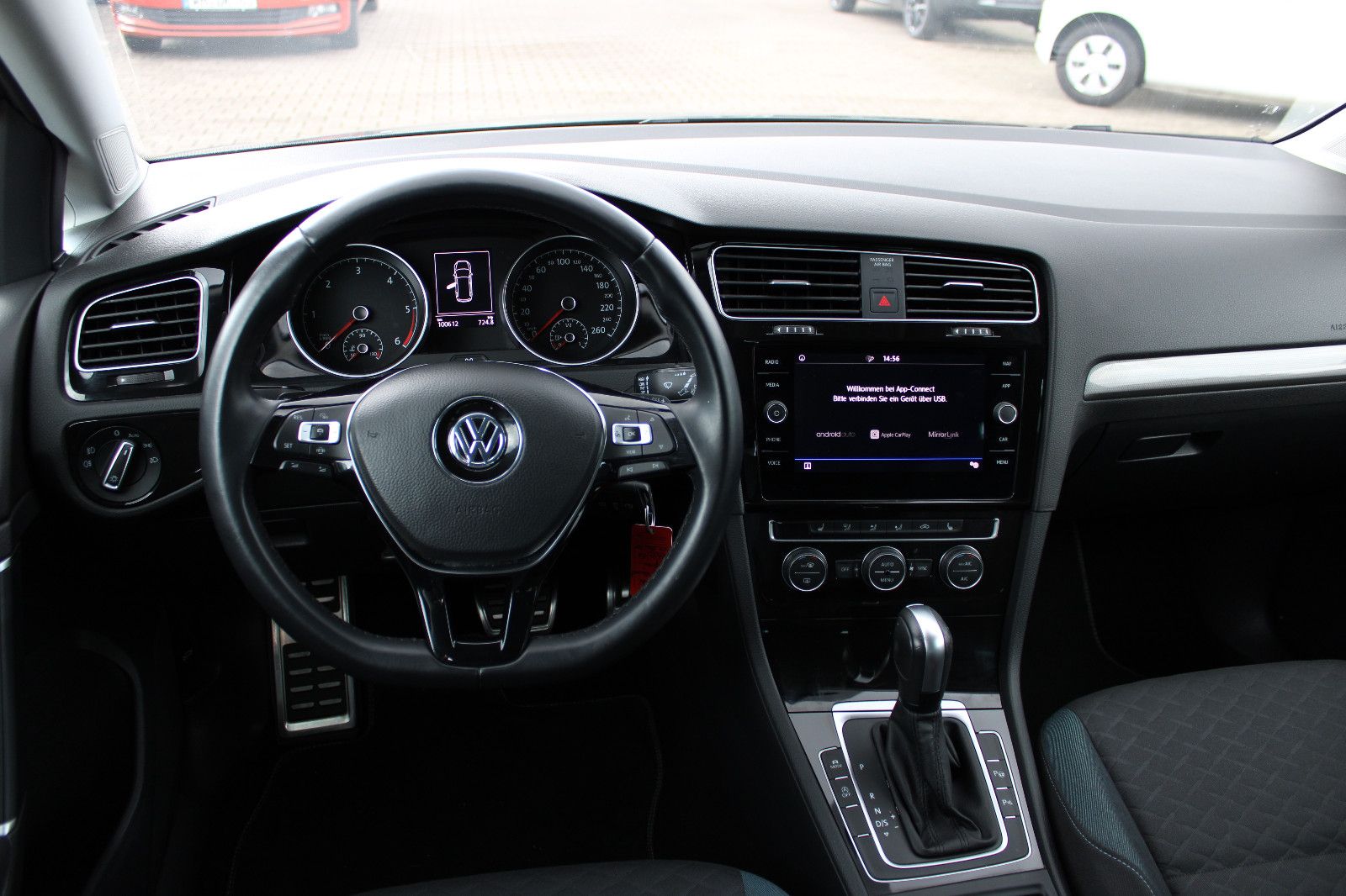 Fahrzeugabbildung Volkswagen Golf 2.0 TDI SCR DSG IQ.DRIVE Variant
