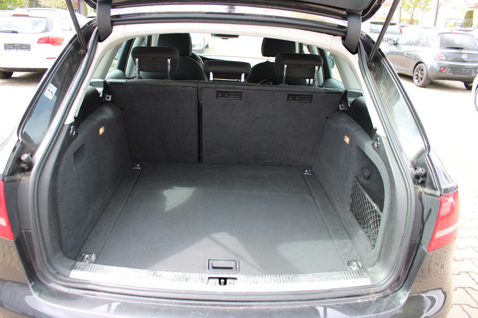 Fahrzeugabbildung Audi A4 2.0 TFSI  Avant Navi,Xenon,PDC,AHK