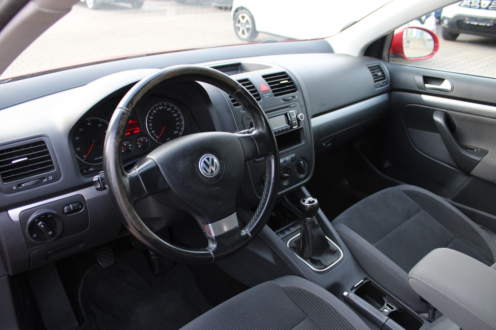Fahrzeugabbildung Volkswagen Golf 1.6 Variant Klima,PDC