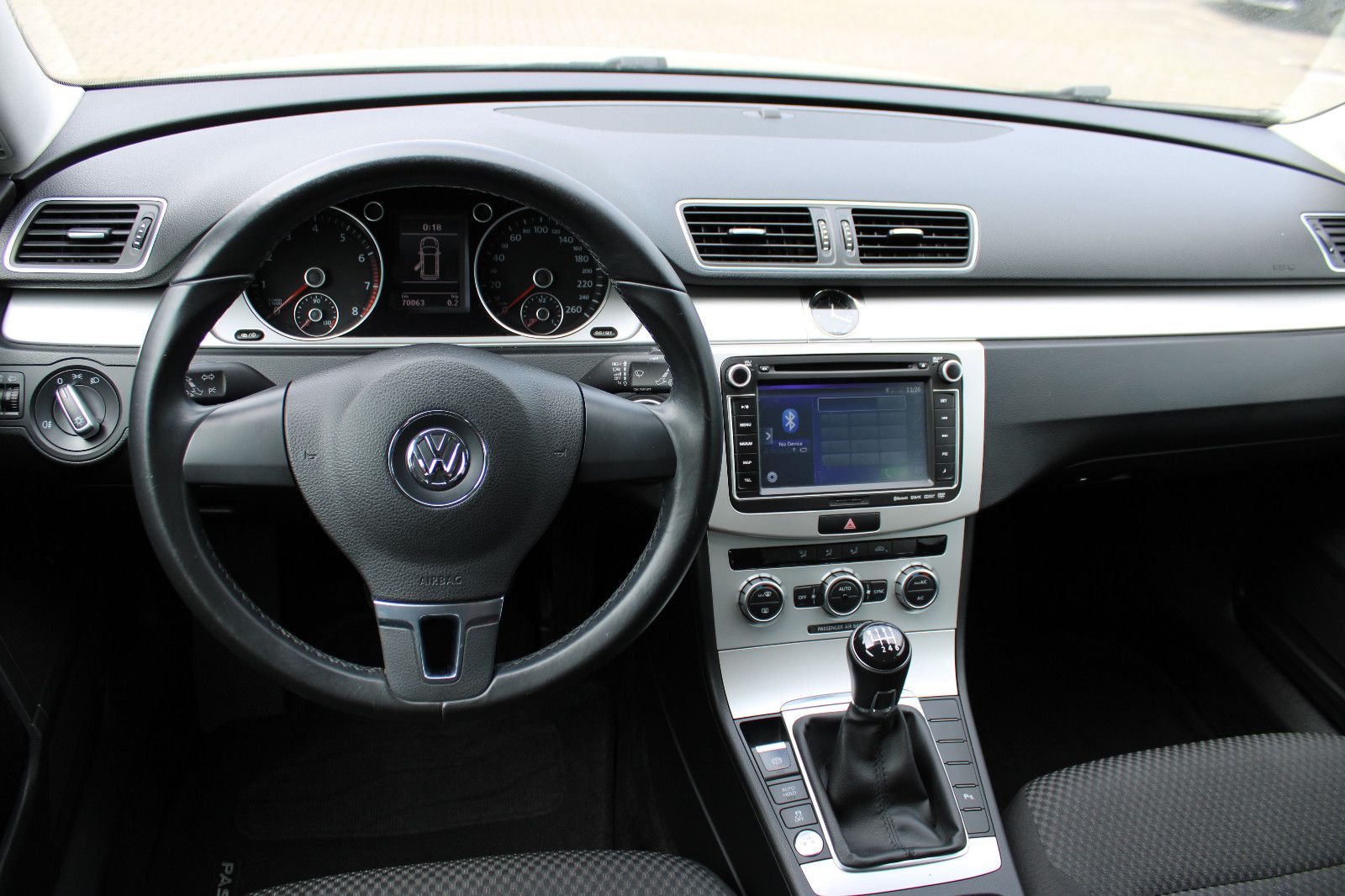 Fahrzeugabbildung Volkswagen Passat Variant 1.4 TSI Trendline PDC