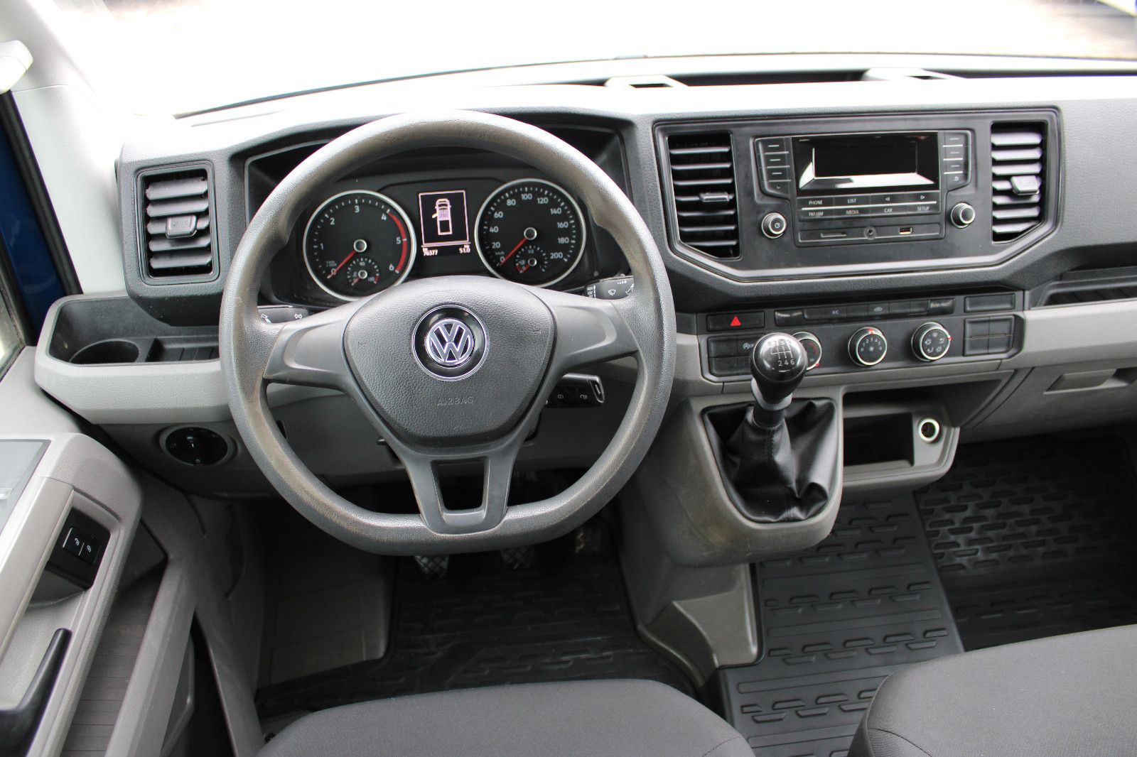 Fahrzeugabbildung Volkswagen Crafter DoKa Pritsche 2.0TDI AHK,Klima,6. Sitzer
