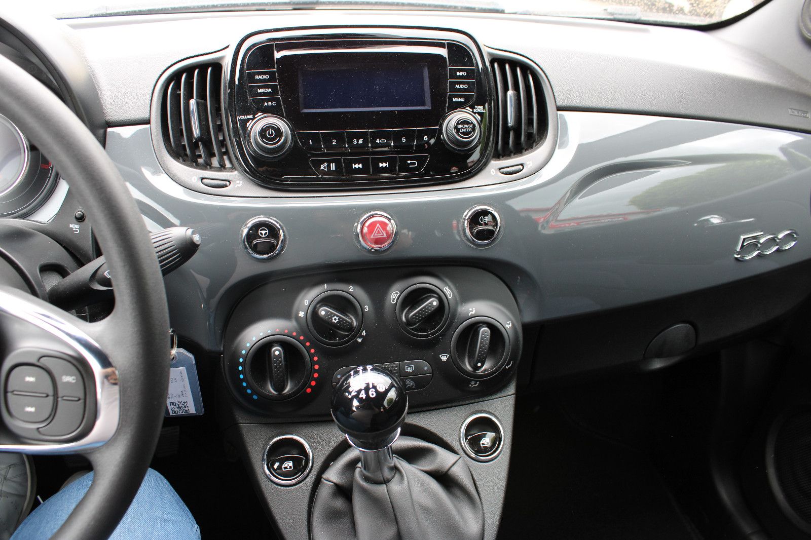 Fahrzeugabbildung Fiat 500 1.0  Hybrid
