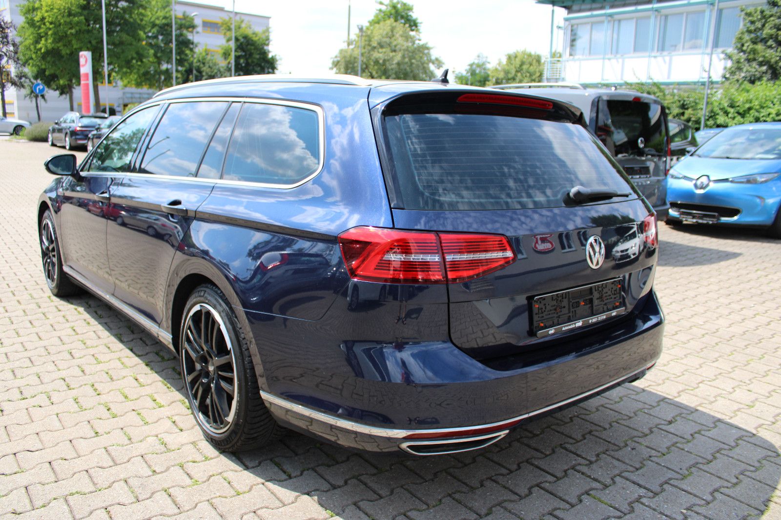 Fahrzeugabbildung Volkswagen Passat Variant 2.0 TDI SCR DSG 4M Highl.