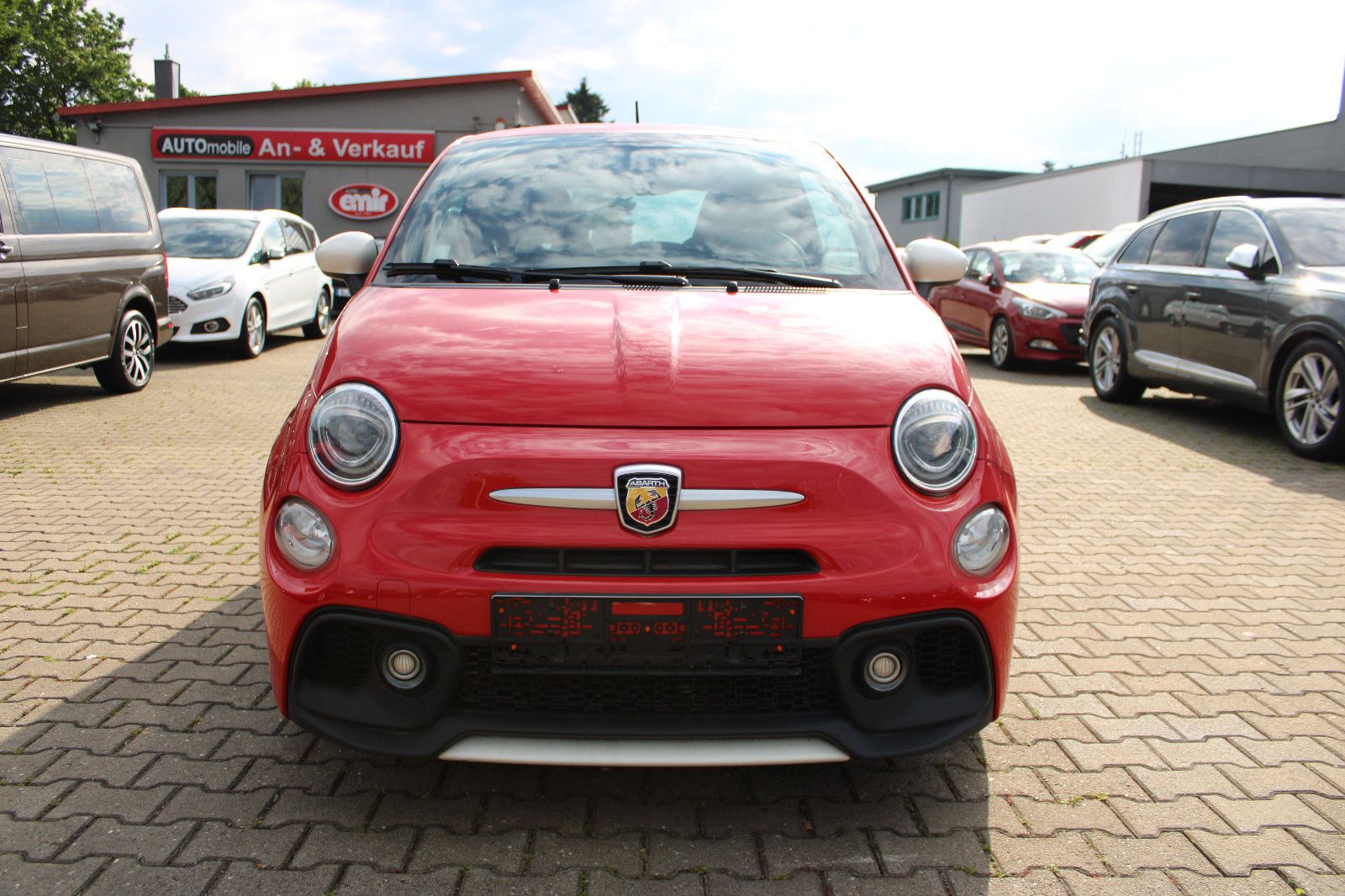 Fahrzeugabbildung Abarth 595 Abarth 1.4 T-Jet 16V