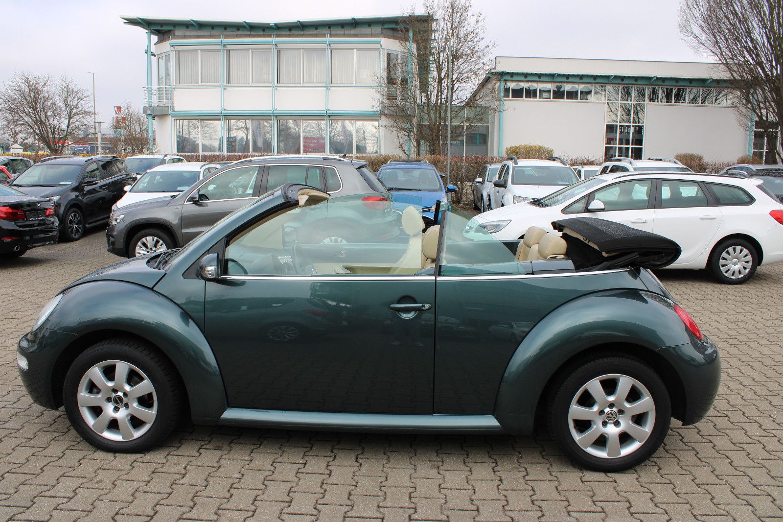 Fahrzeugabbildung Volkswagen New Beetle 1.9TDI Klima Cabrio