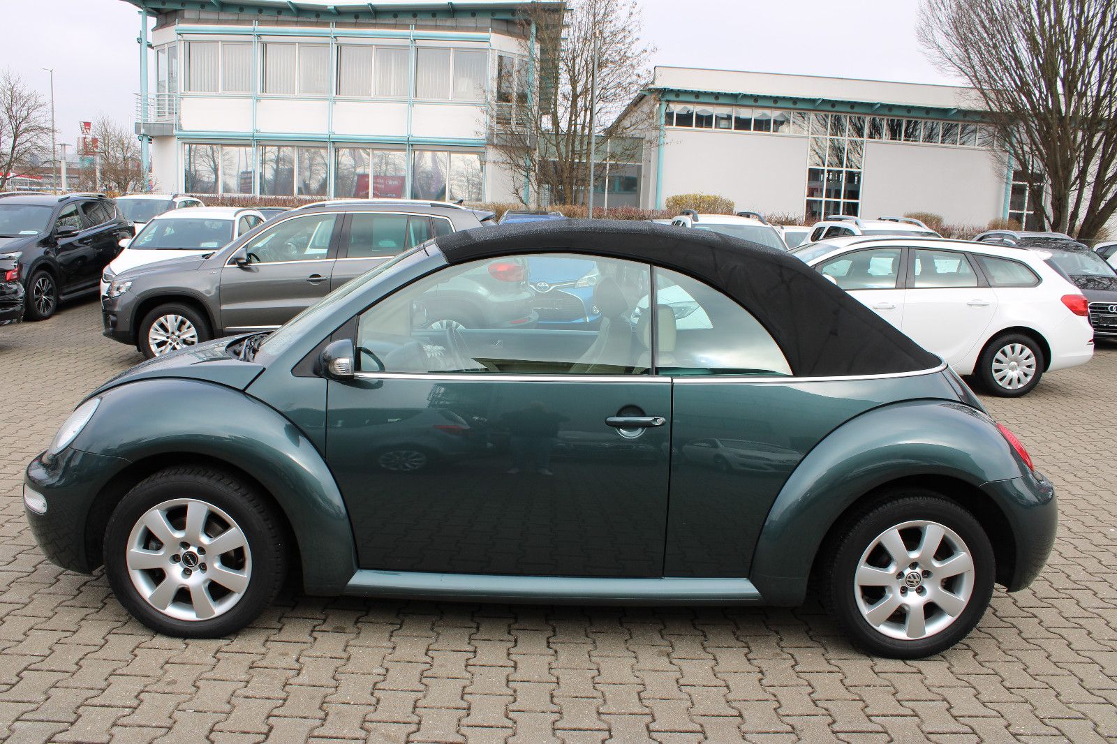 Fahrzeugabbildung Volkswagen New Beetle 1.9TDI Klima Cabrio