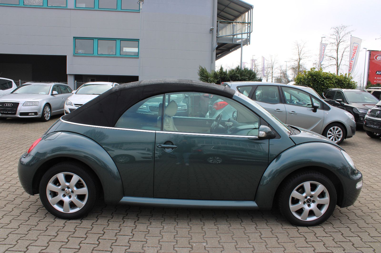 Fahrzeugabbildung Volkswagen New Beetle 1.9TDI Klima Cabrio