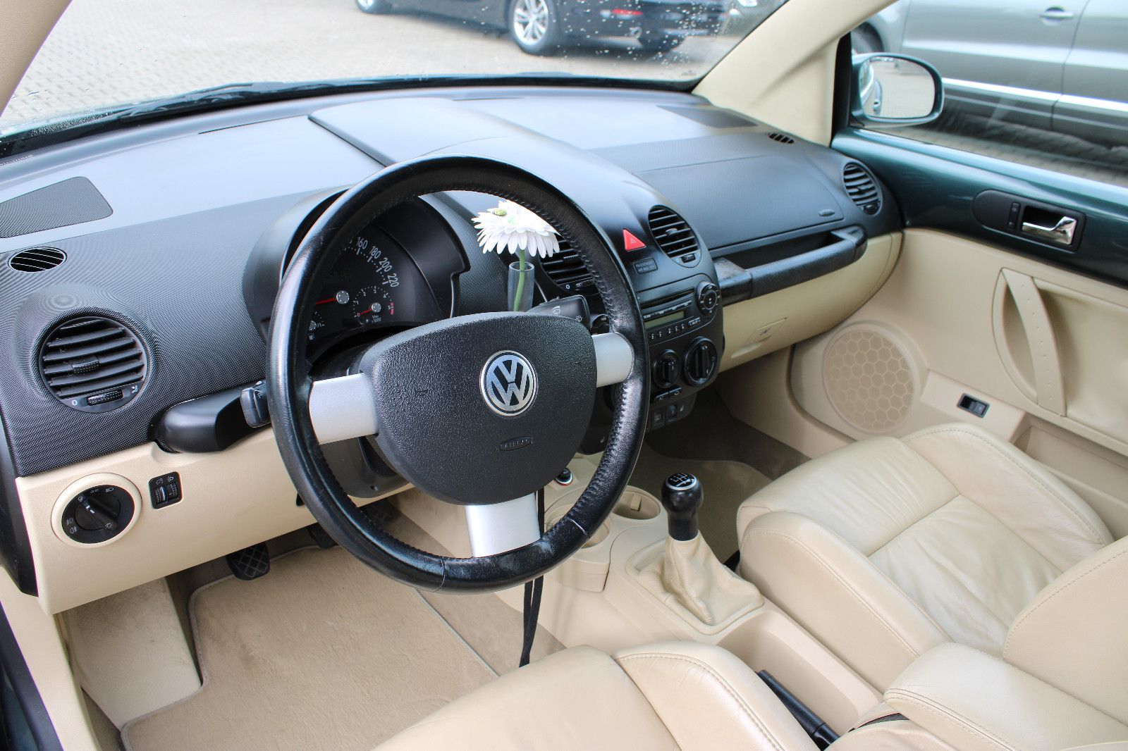 Fahrzeugabbildung Volkswagen New Beetle 1.9TDI Klima Cabrio