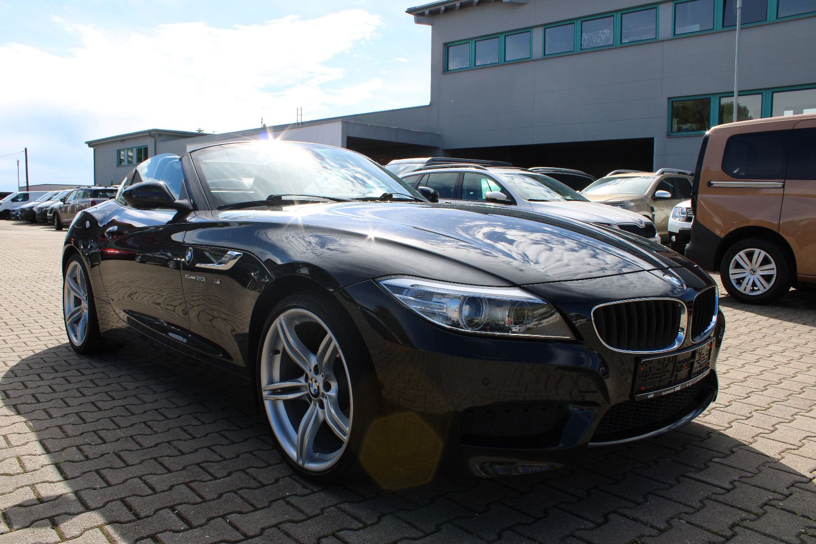 Fahrzeugabbildung BMW Z4 sDrive20i M-Paket Navi,PDC,Leder,Xenon,Keyles