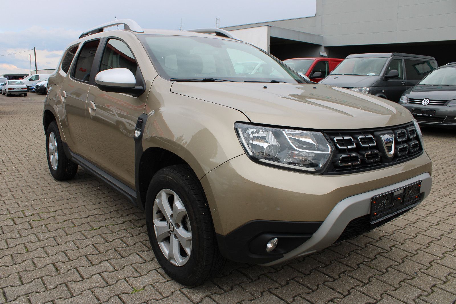 Fahrzeugabbildung Dacia Duster TCe  4WD Prestige PDC,Kamera,Navi,SHZ,LED