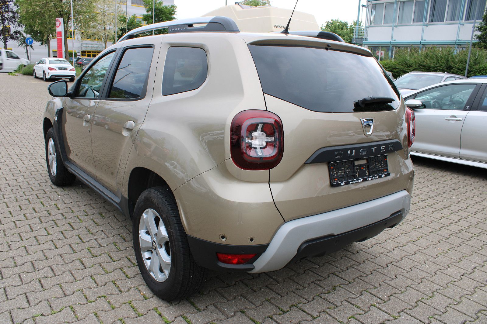 Fahrzeugabbildung Dacia Duster TCe  4WD Prestige PDC,Kamera,Navi,SHZ,LED