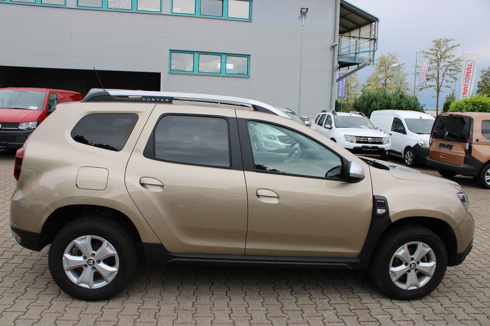 Fahrzeugabbildung Dacia Duster TCe  4WD Prestige PDC,Kamera,Navi,SHZ,LED