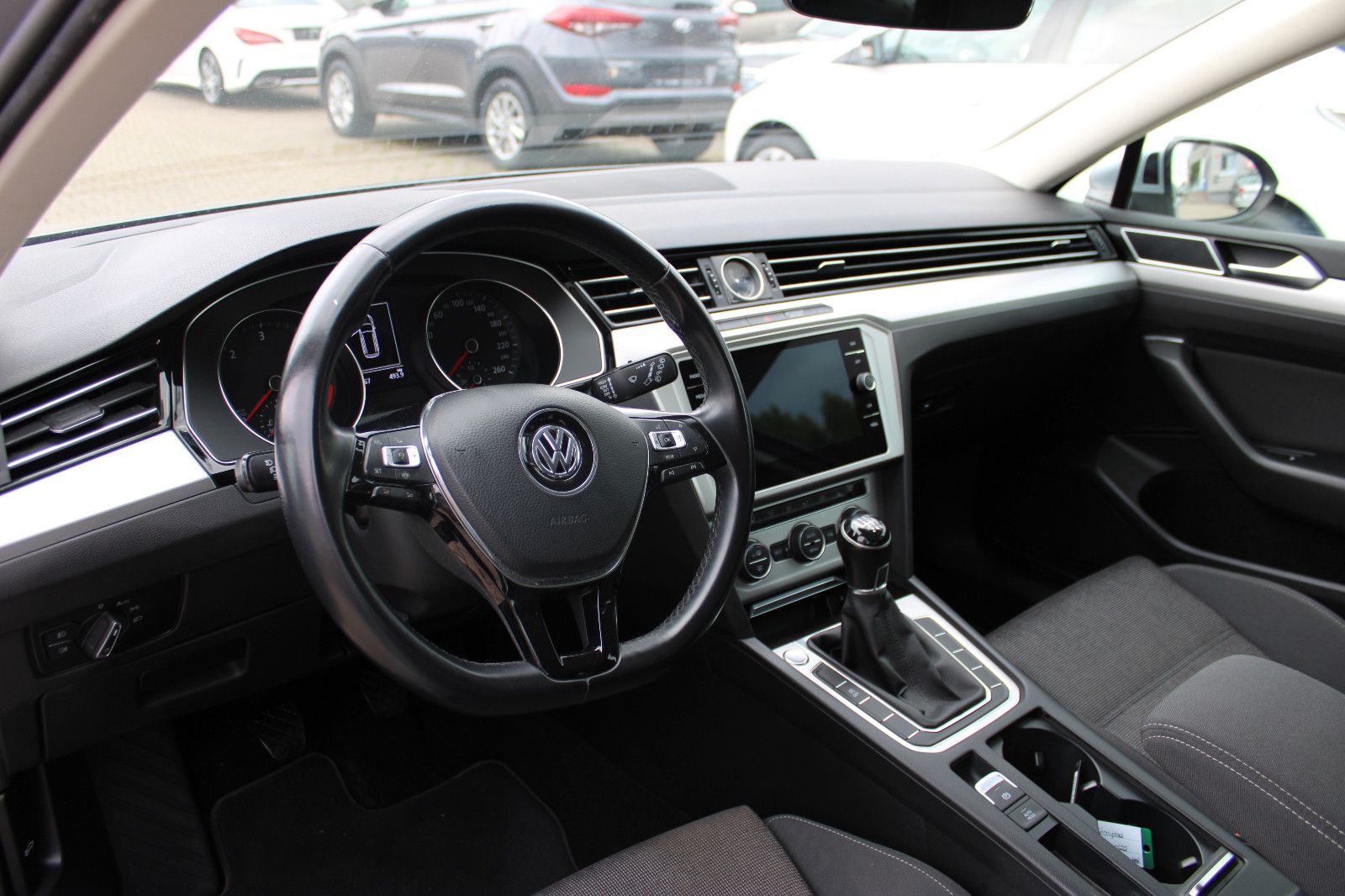 Fahrzeugabbildung Volkswagen Passat Variant 2.0 TDI Kamera,AHK,LED,PDC,Navi