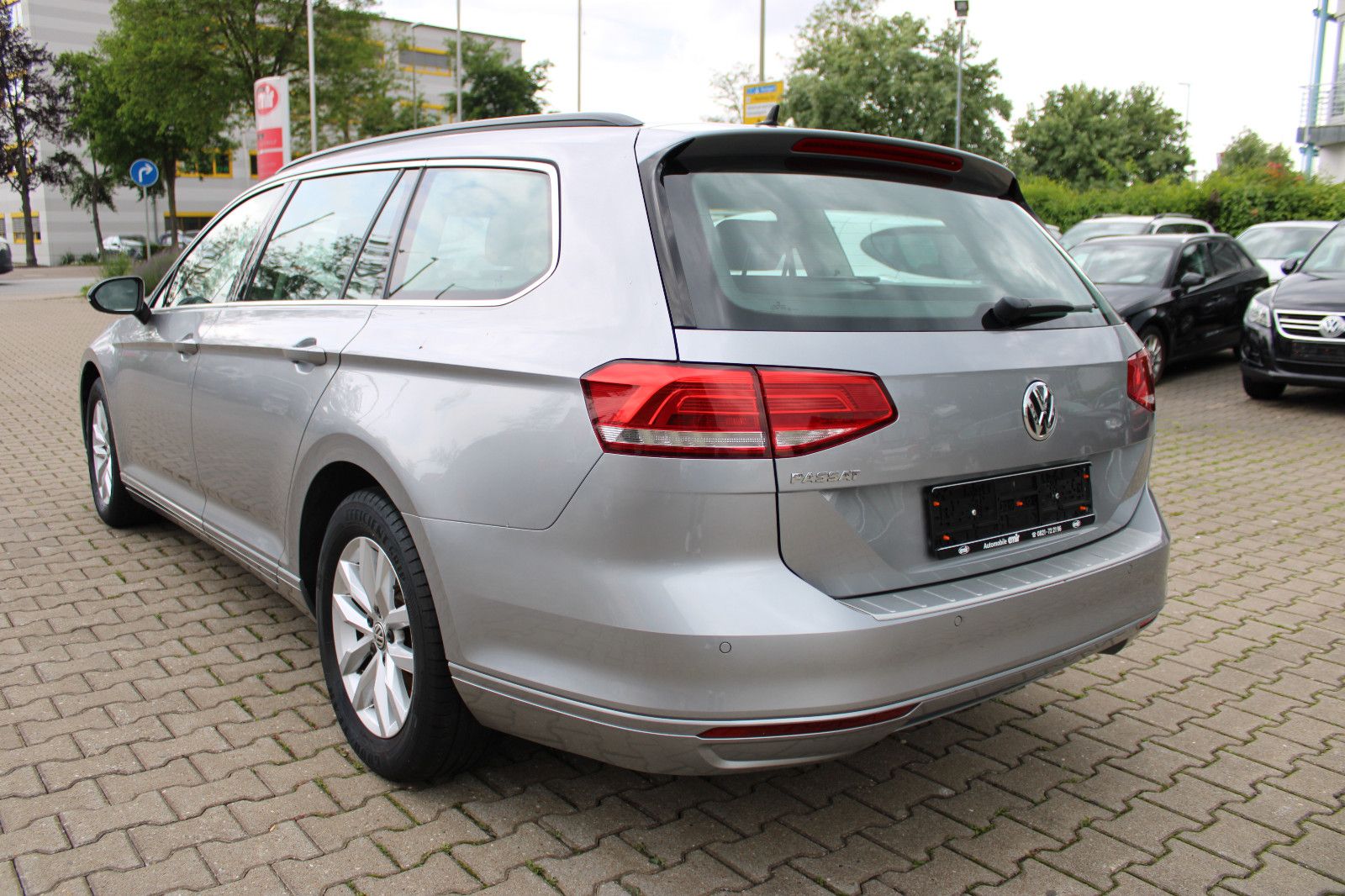 Fahrzeugabbildung Volkswagen Passat Variant 2.0 TDI Kamera,AHK,LED,PDC,Navi