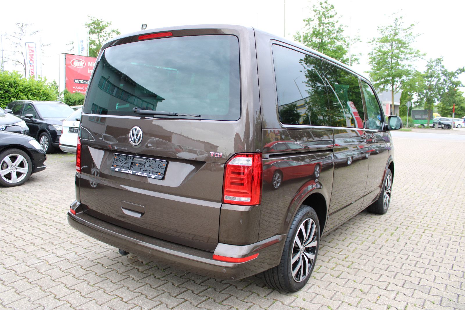 Fahrzeugabbildung Volkswagen T6 Multivan DSG Navi,LED,Kamera,AHK,7.Sitz