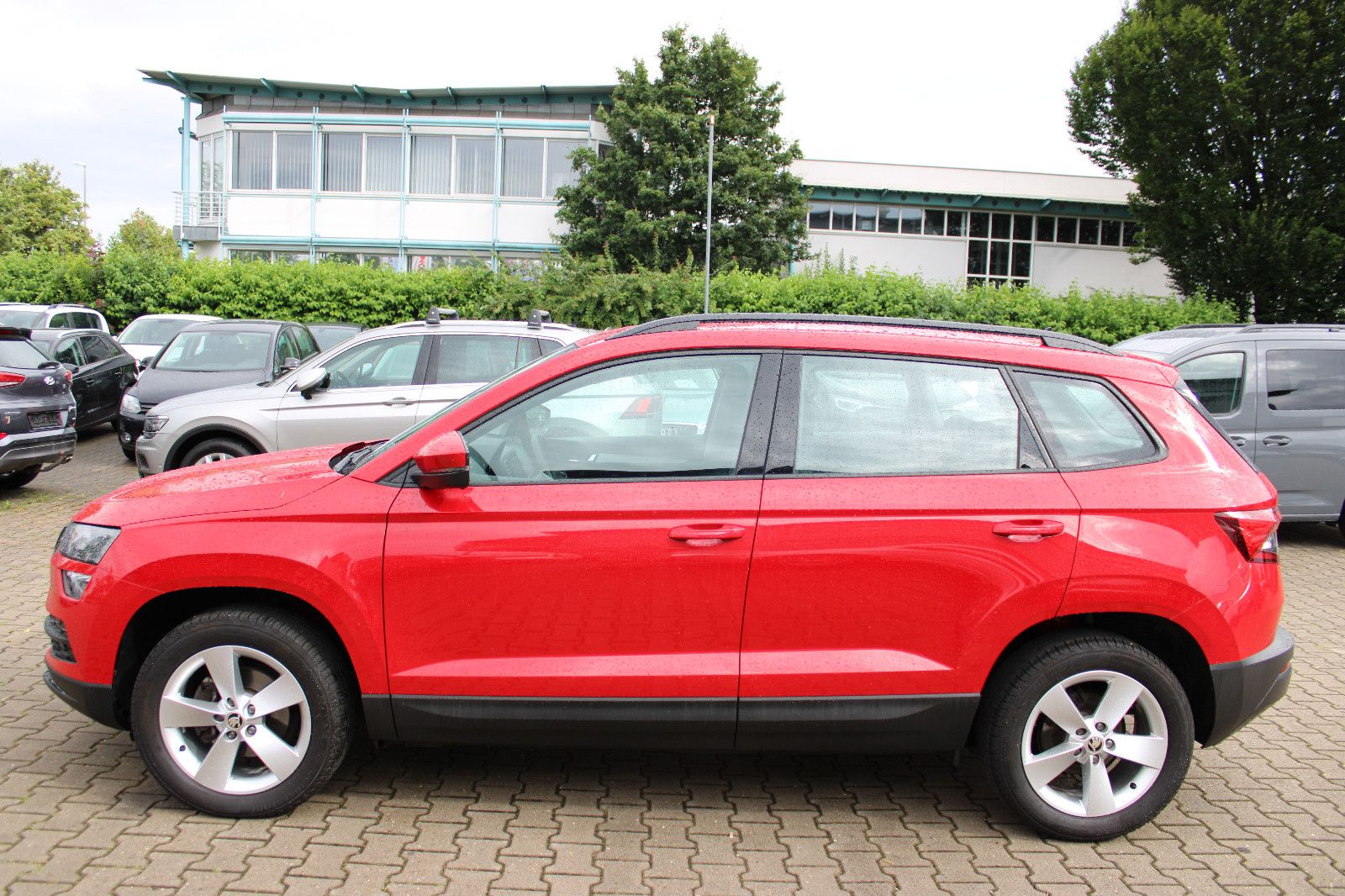 Fahrzeugabbildung SKODA Karoq 1.0 TSI DSG PDC,SHZ,LED