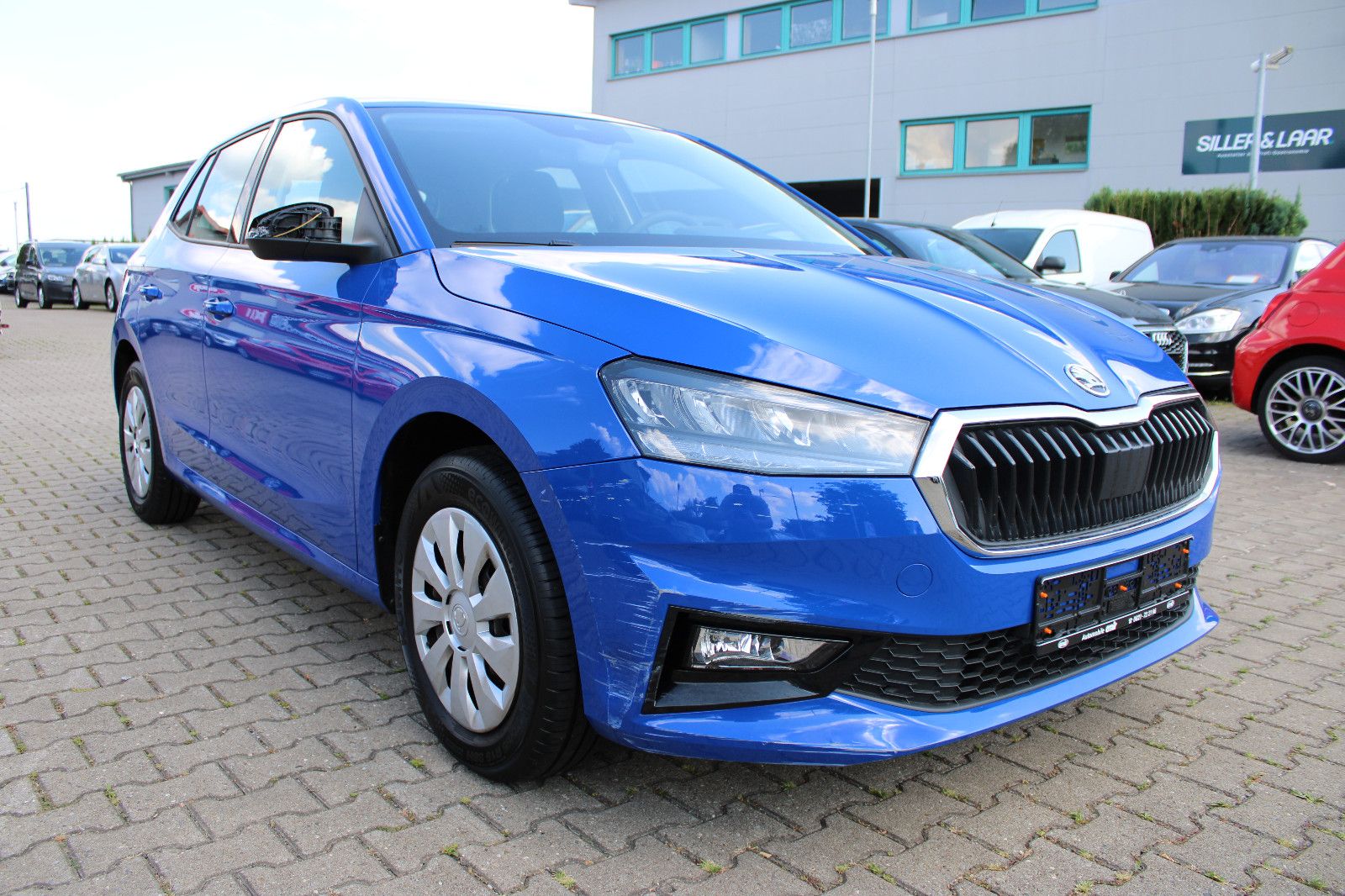 Fahrzeugabbildung SKODA Fabia 1.0l MPI PDC,Klimaautom,AppleCar,SHZ,LED