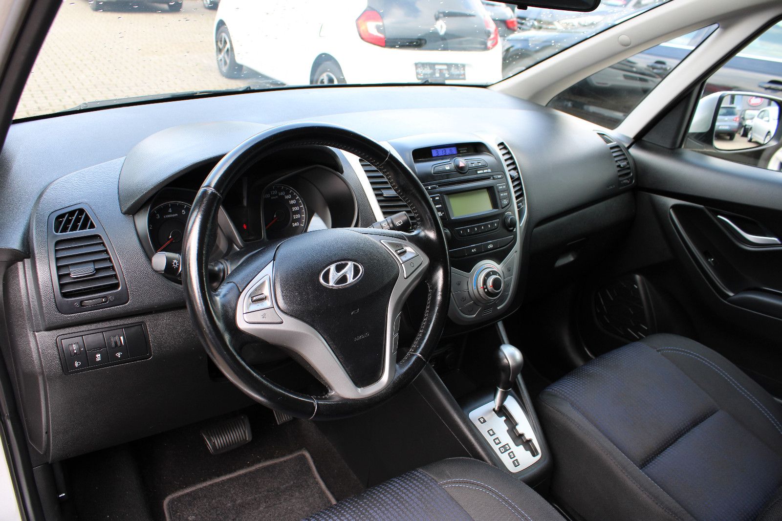 Fahrzeugabbildung Hyundai ix20 1.6 Automatik PDC,Klima