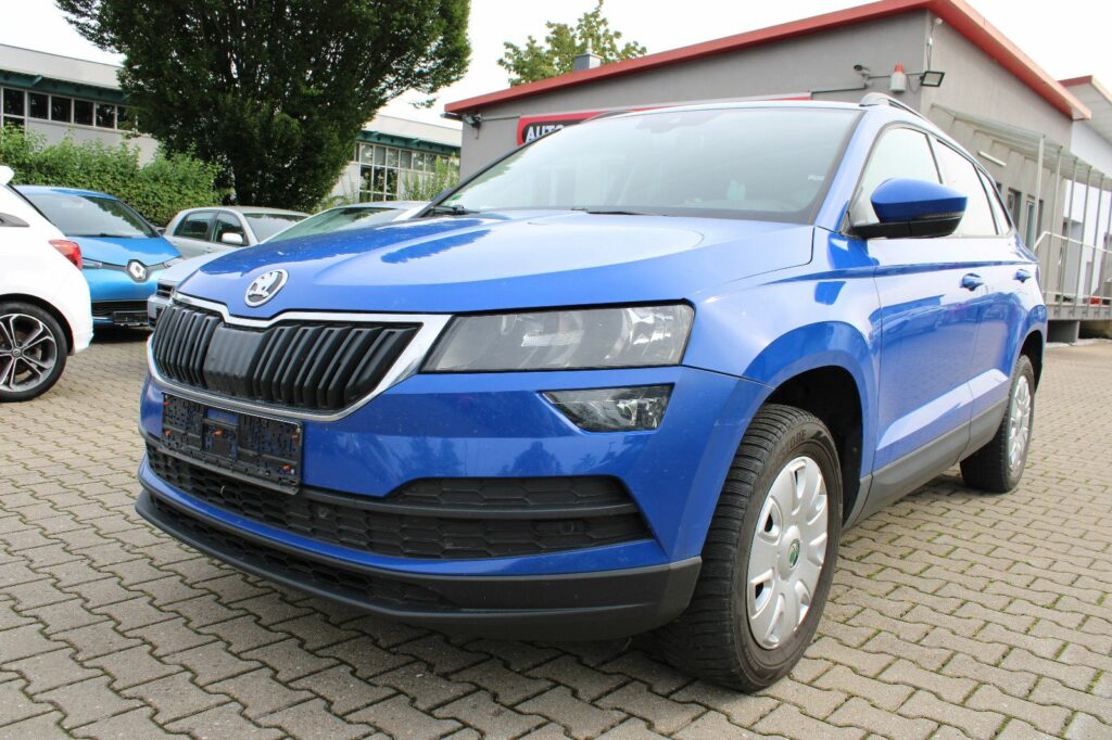 SKODA Karoq 1.6 TDI SCR DSG Navi,AHK,SHZ,Standheizung