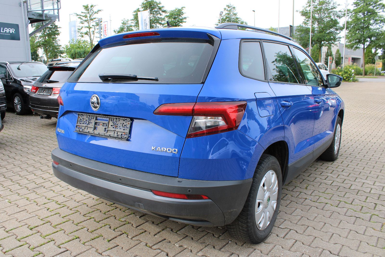 Fahrzeugabbildung SKODA Karoq 1.6 TDI SCR DSG Navi,AHK,SHZ,Standheizung