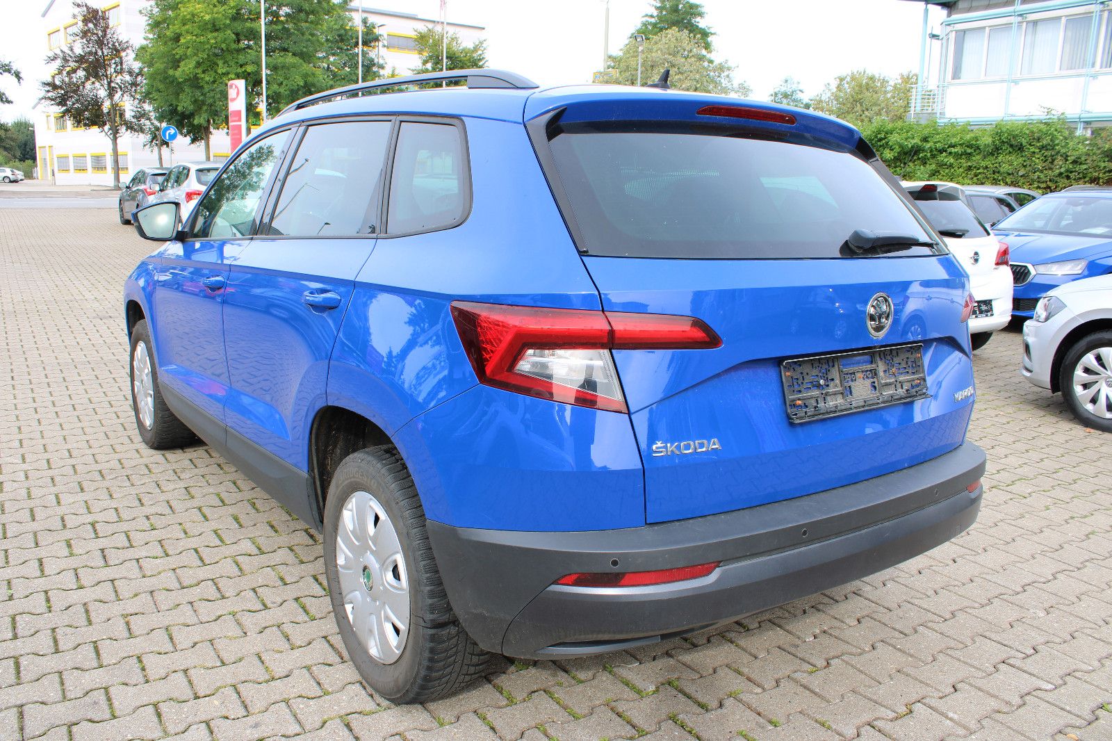 Fahrzeugabbildung SKODA Karoq 1.6 TDI SCR DSG Navi,AHK,SHZ,Standheizung