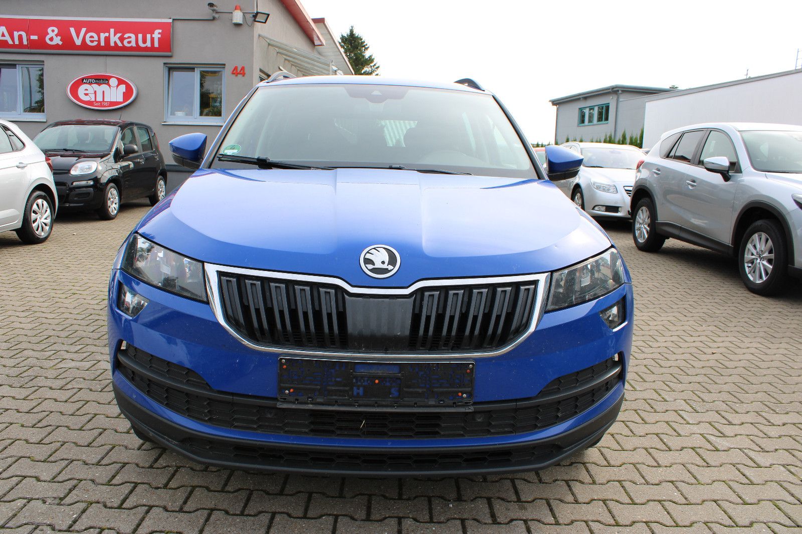 Fahrzeugabbildung SKODA Karoq 1.6 TDI SCR DSG Navi,AHK,SHZ,Standheizung