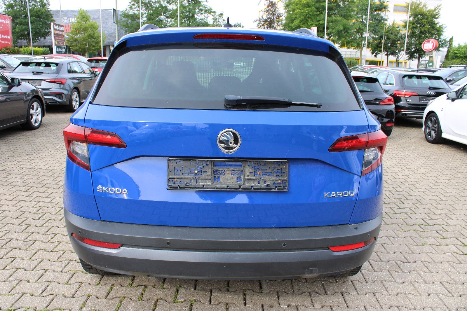 Fahrzeugabbildung SKODA Karoq 1.6 TDI SCR DSG Navi,AHK,SHZ,Standheizung