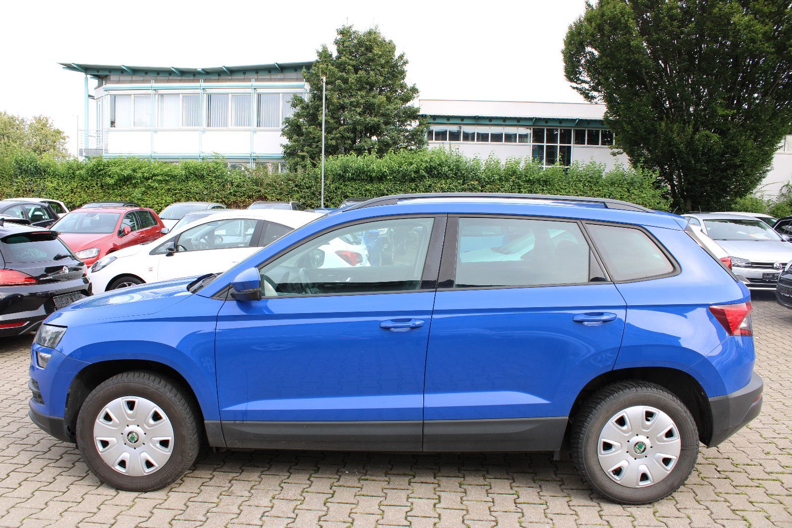 Fahrzeugabbildung SKODA Karoq 1.6 TDI SCR DSG Navi,AHK,SHZ,Standheizung