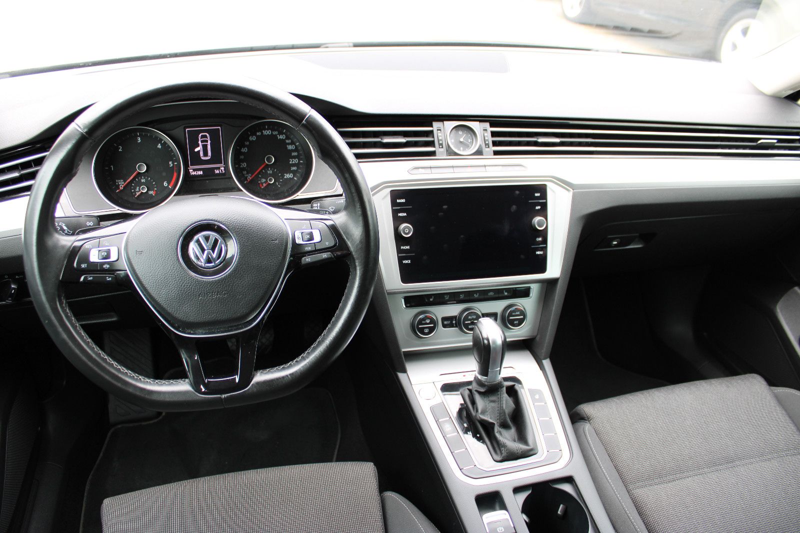 Fahrzeugabbildung Volkswagen Passat Variant 2.0 TDI SCR  DSG 4Motion