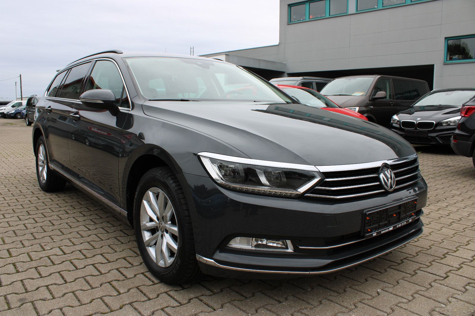 Fahrzeugabbildung Volkswagen Passat Variant 2.0 TDI SCR  DSG 4Motion