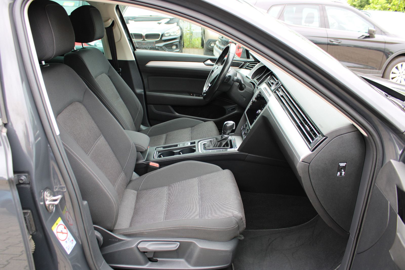 Fahrzeugabbildung Volkswagen Passat Variant 2.0 TDI SCR  DSG 4Motion