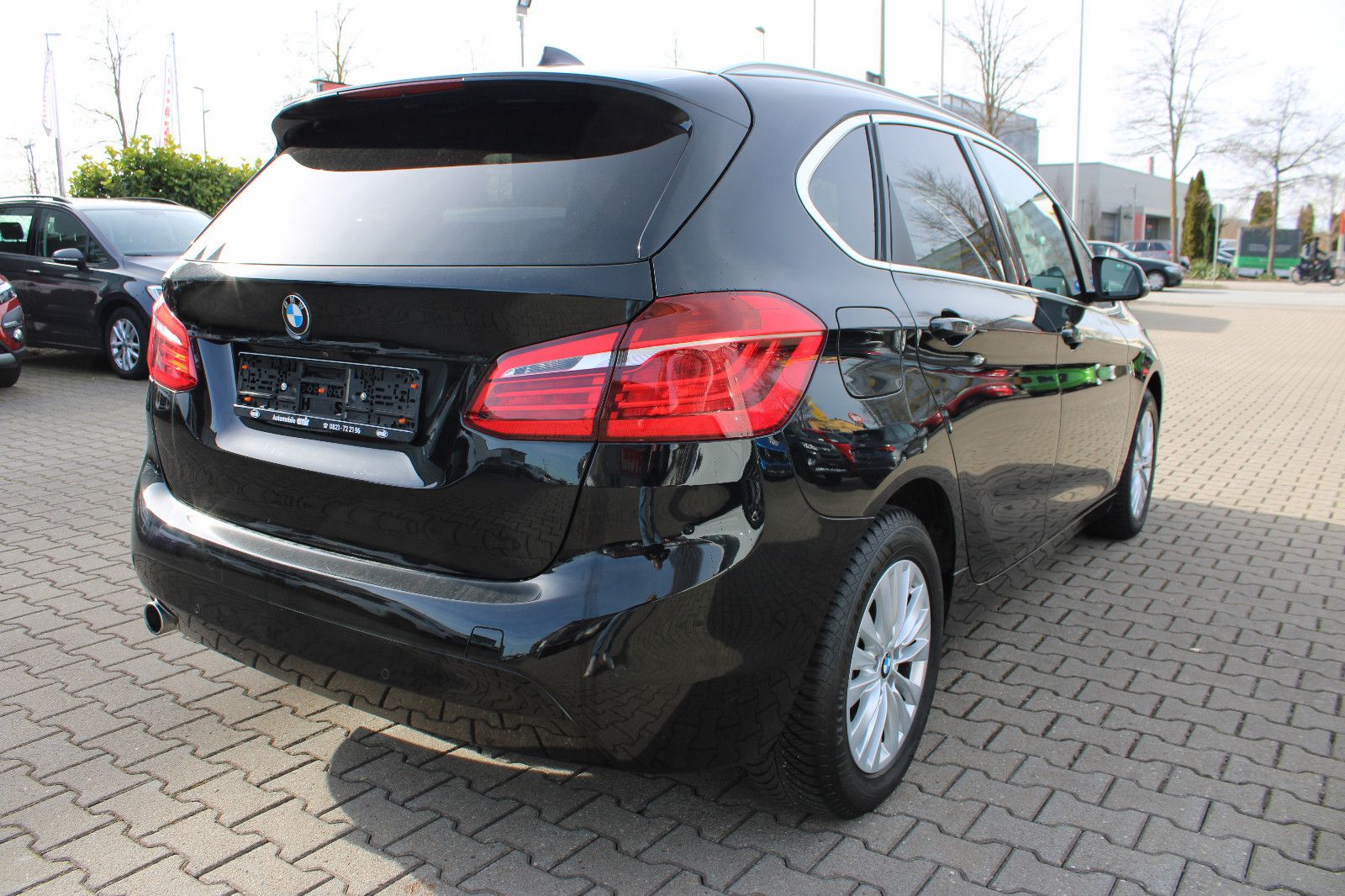 Fahrzeugabbildung BMW 216 Active Tourer Autom. Navi,PDC,Kamera,AHK,SHZ