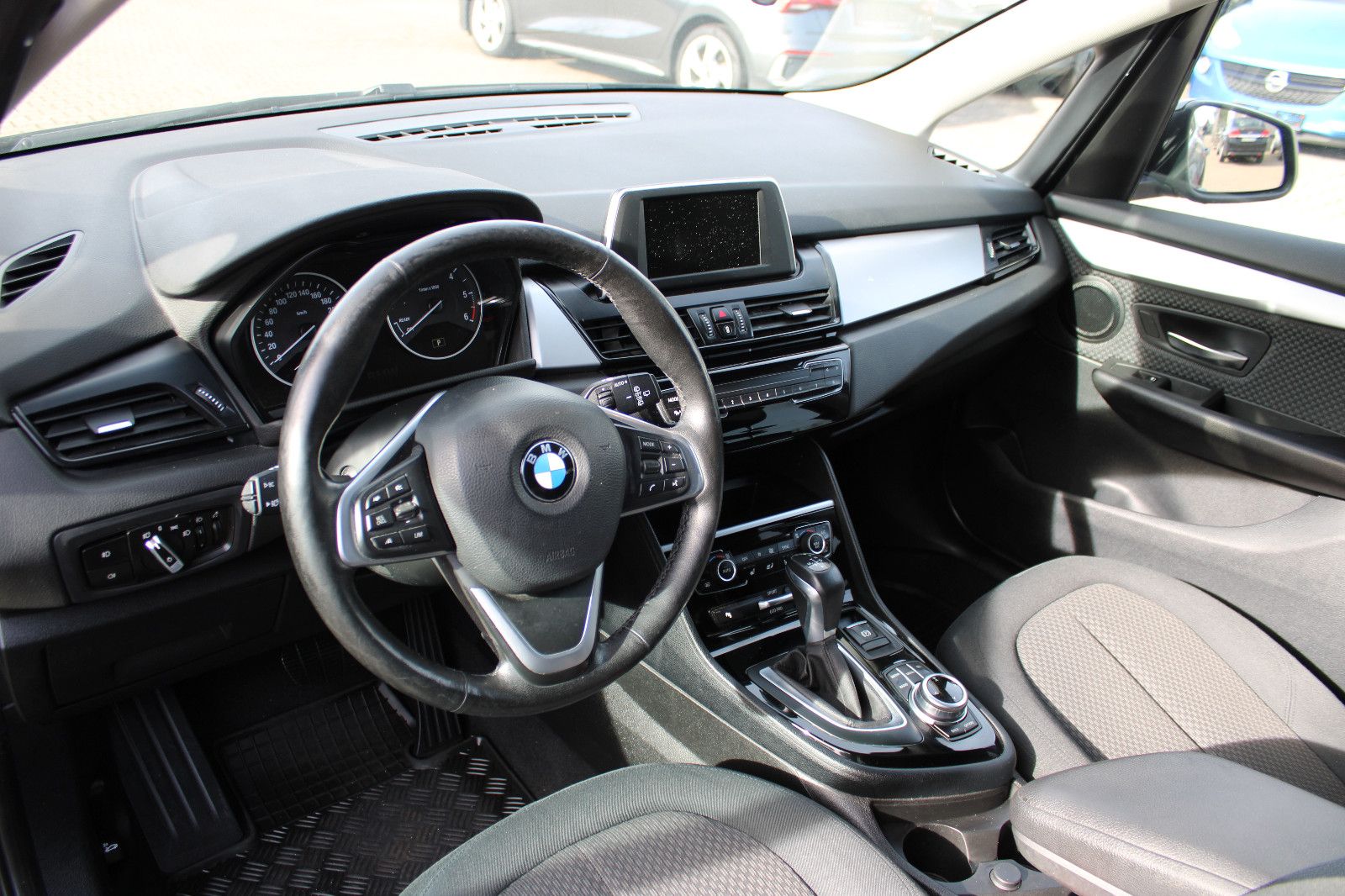 Fahrzeugabbildung BMW 216 Active Tourer Autom. Navi,PDC,Kamera,AHK,SHZ