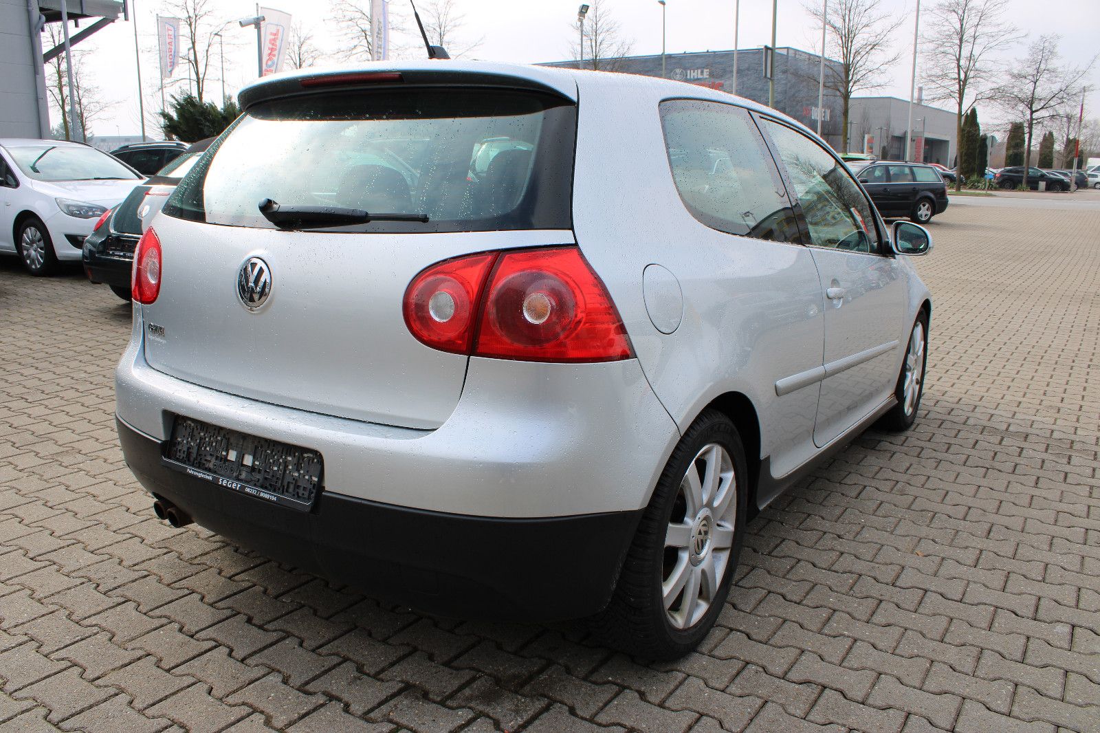 Fahrzeugabbildung Volkswagen Golf 2.0 T DSG GTI Navi,SHZ,Xenon