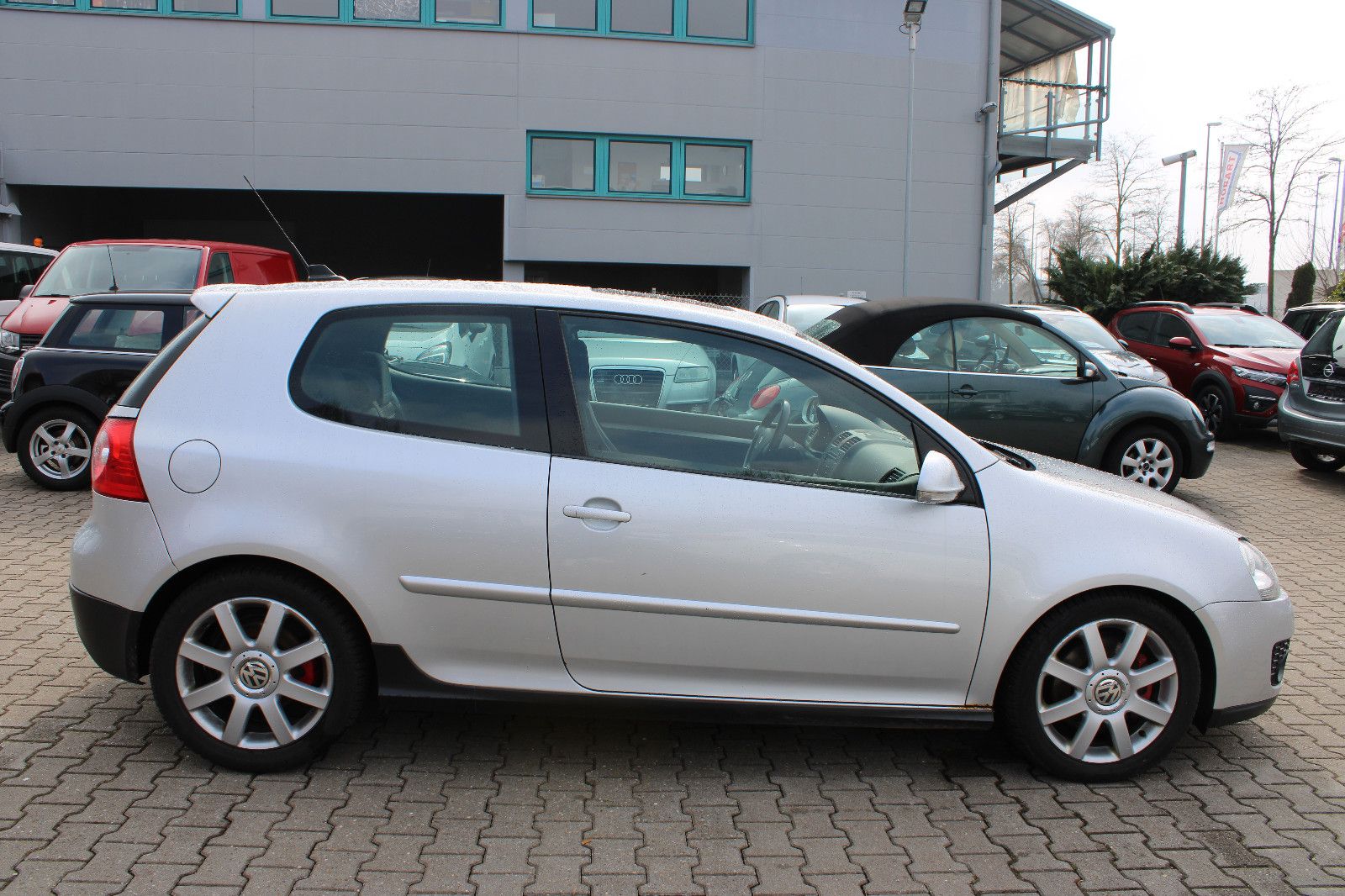 Fahrzeugabbildung Volkswagen Golf 2.0 T DSG GTI Navi,SHZ,Xenon