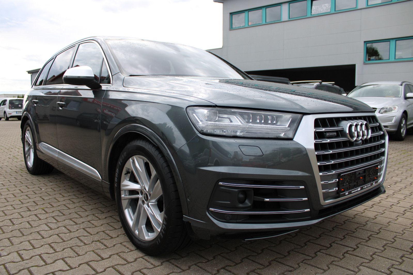 Fahrzeugabbildung Audi SQ7 4.0 TDI quattro Matrix,AHK,Head-Up,Navi,Soft