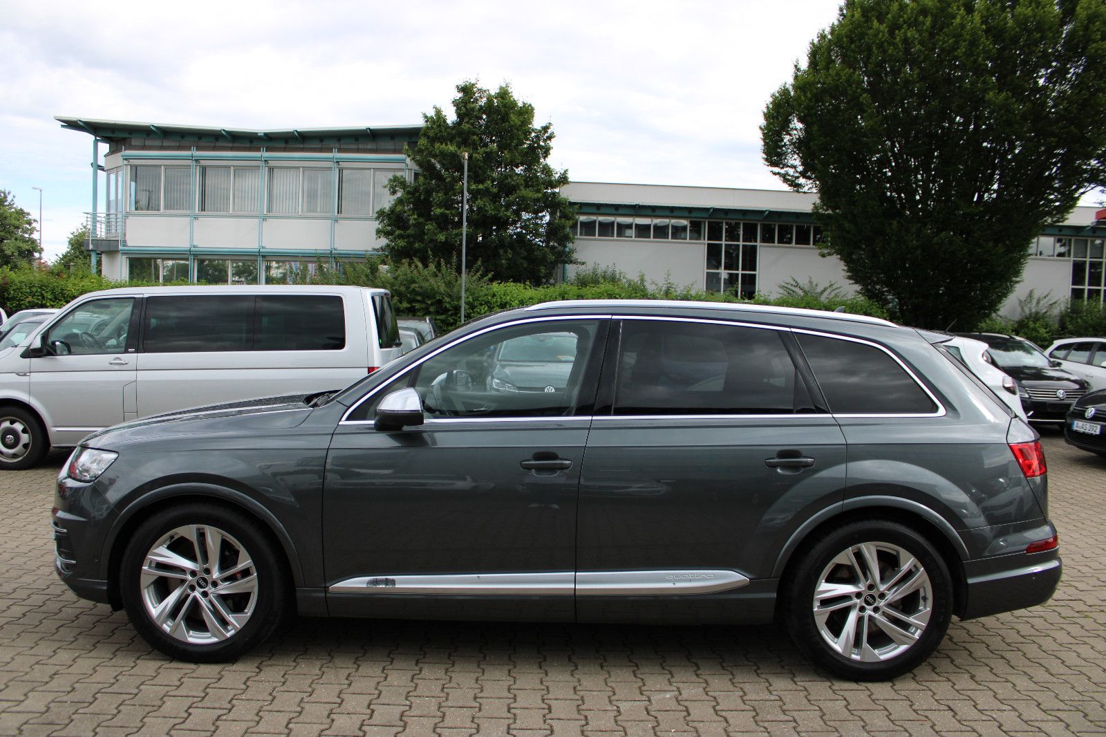 Fahrzeugabbildung Audi SQ7 4.0 TDI quattro Matrix,AHK,Head-Up,Navi,Soft