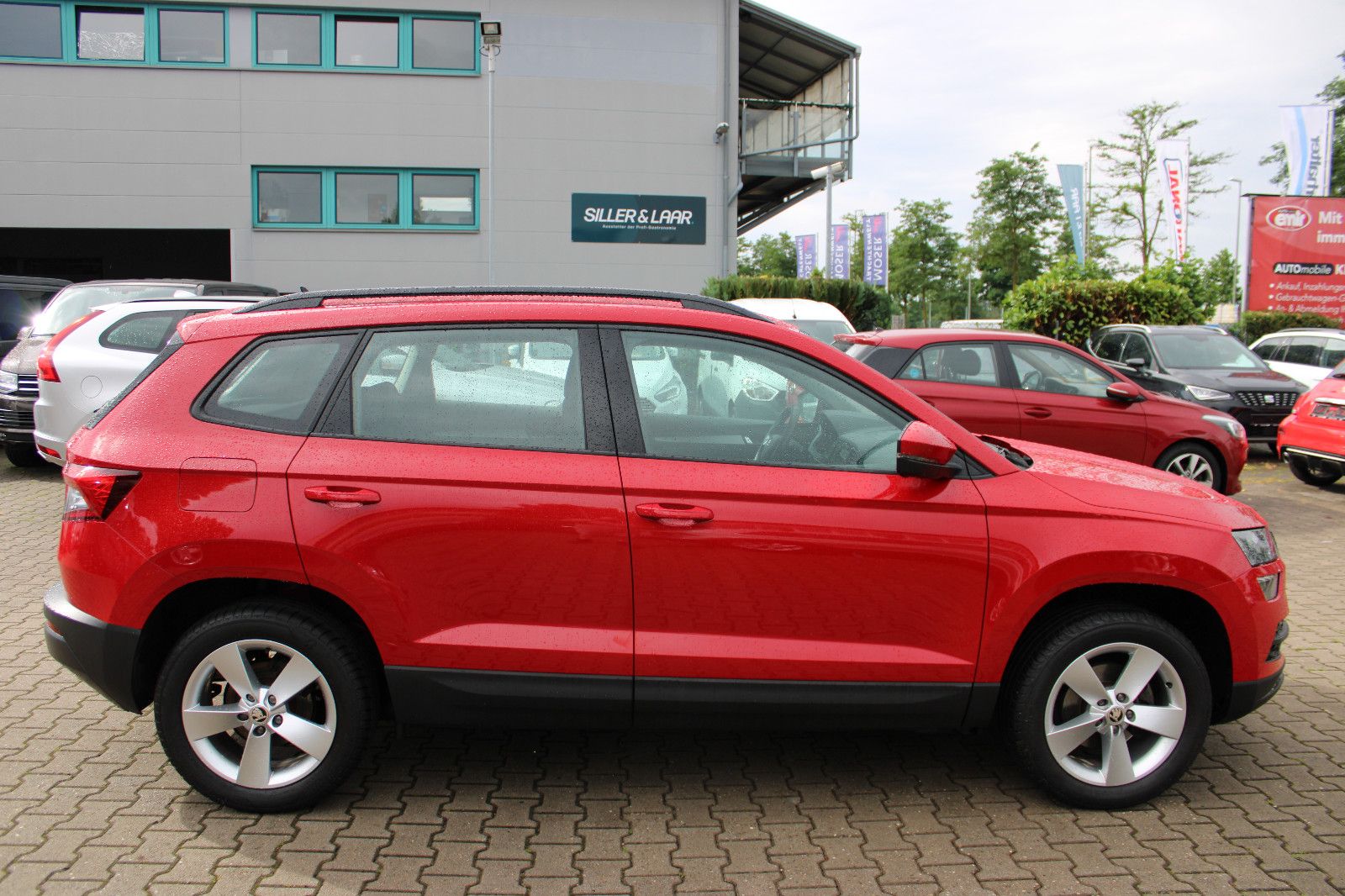 Fahrzeugabbildung SKODA Karoq 1.0 TSI DSG PDC,SHZ,LED