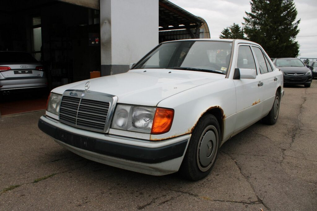 Mercedes-Benz E 230 Lim. Klima 2.Vorbesitzer