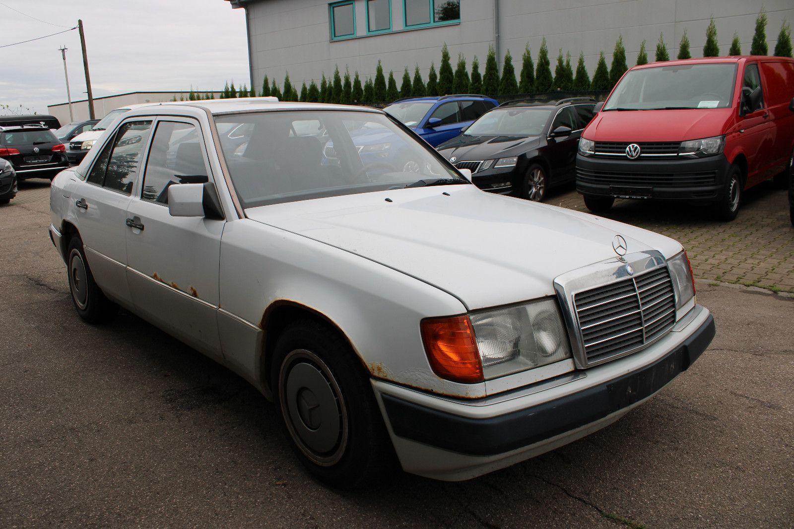 Fahrzeugabbildung Mercedes-Benz E 230 Lim. Klima 2.Vorbesitzer