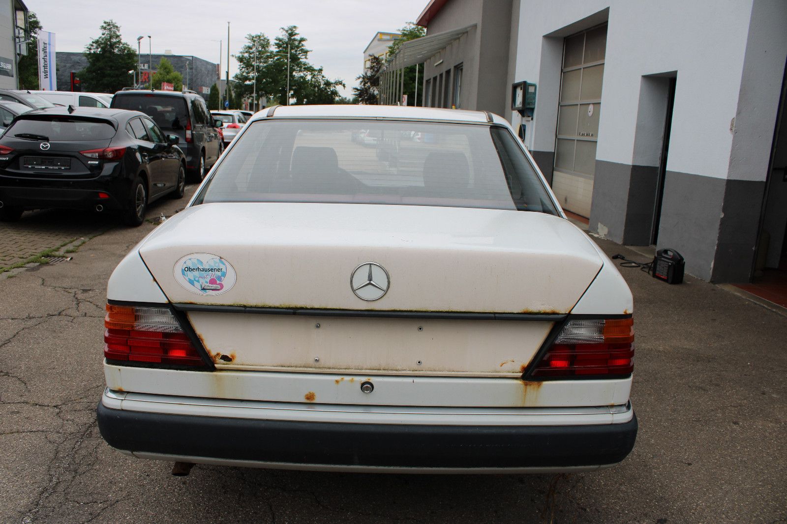 Fahrzeugabbildung Mercedes-Benz E 230 Lim. Klima 2.Vorbesitzer