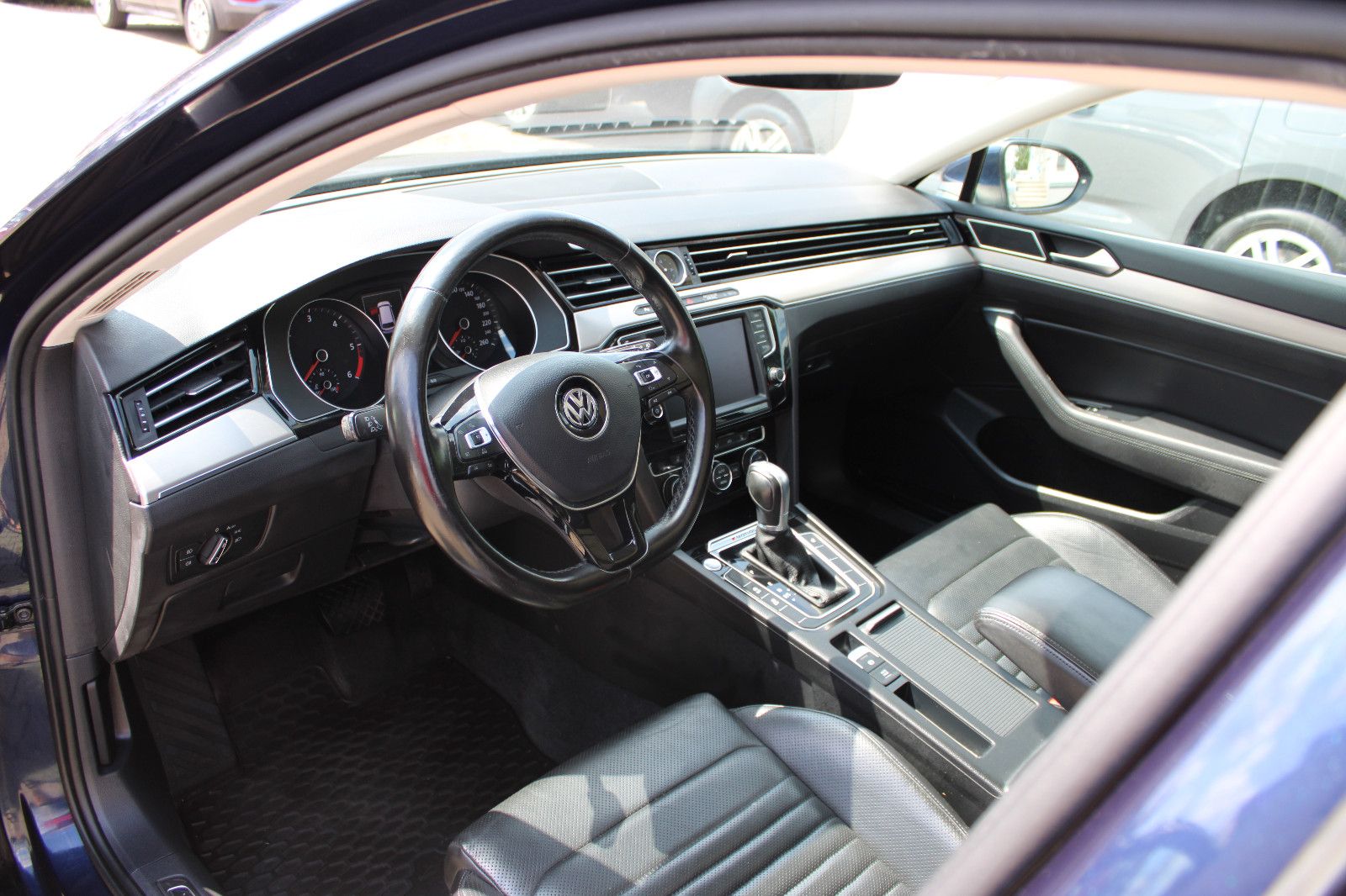 Fahrzeugabbildung Volkswagen Passat Variant 2.0 TDI SCR DSG 4M Highl.