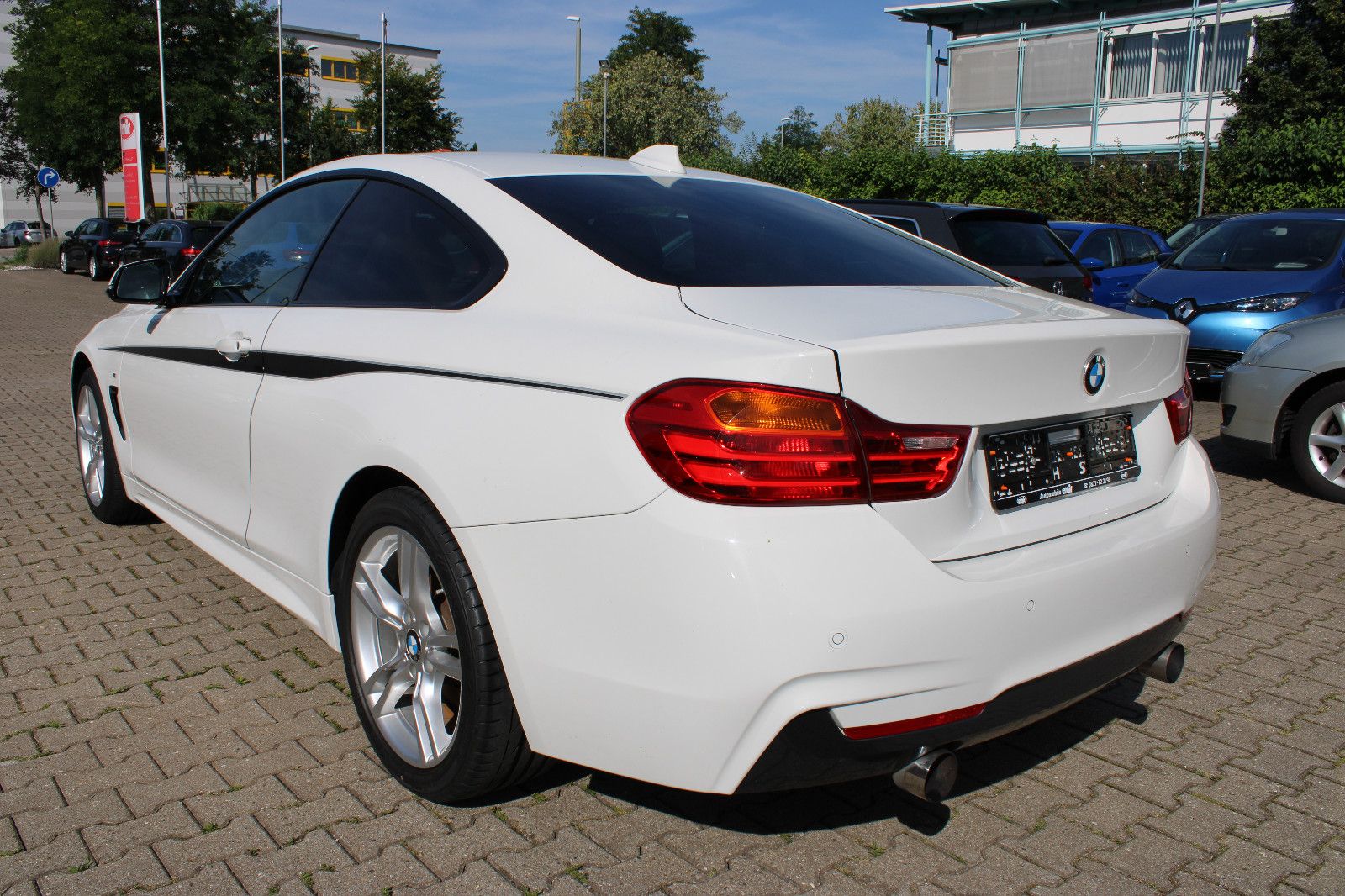 Fahrzeugabbildung BMW 420i xDrive Coupé M Sport Navi,PDC,Leder