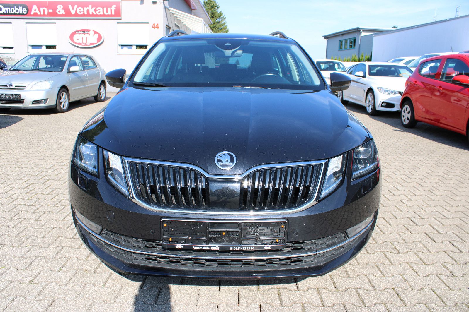 Fahrzeugabbildung SKODA Octavia 1.5 TSI DSG Combi Navi,PDC,AHK,LED,SHZ