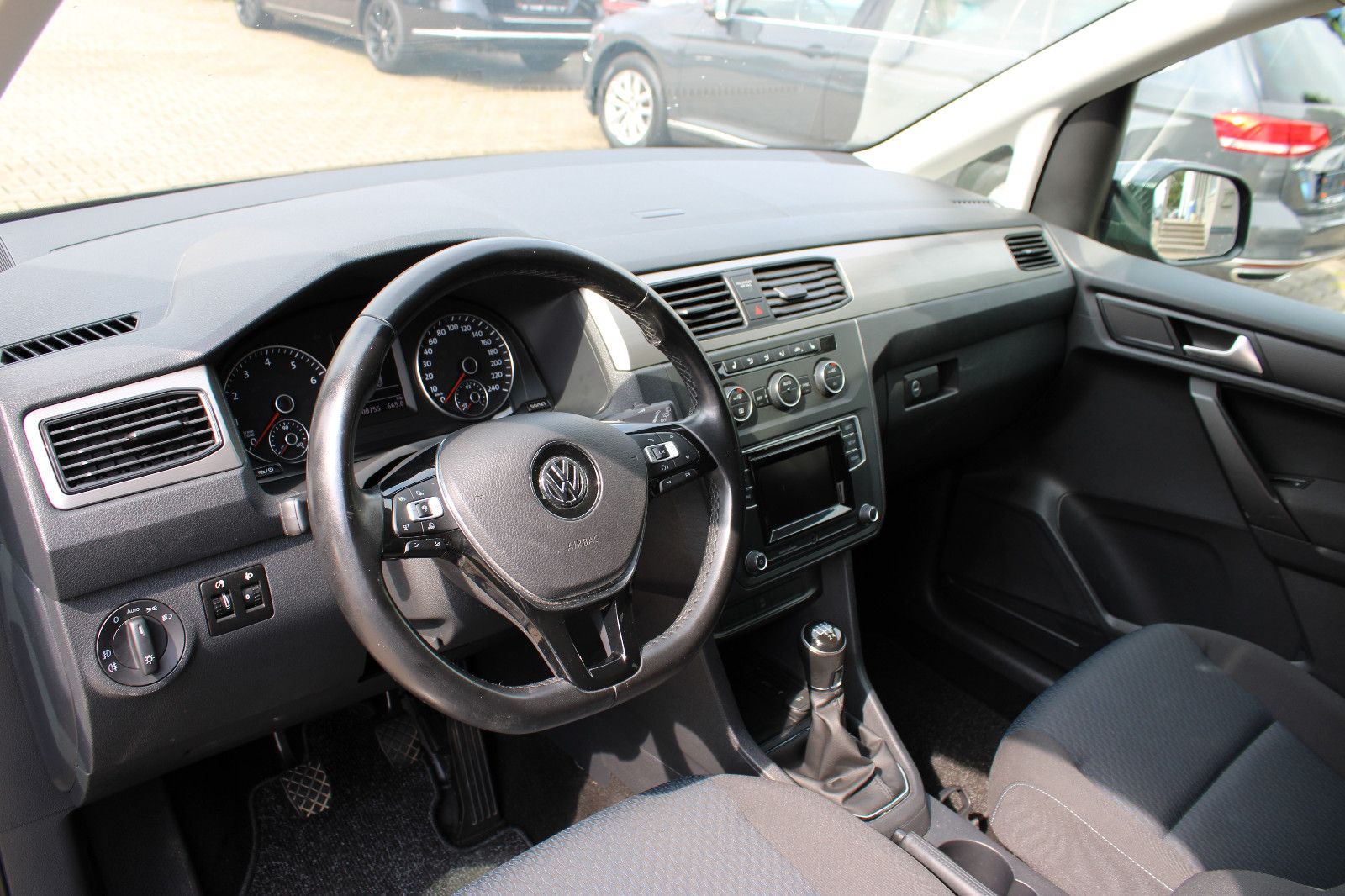 Fahrzeugabbildung Volkswagen Caddy 1,0TSI PDC,Klimaautom.,SHZ,ACC