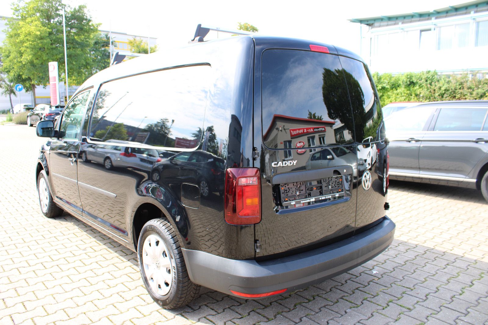 Fahrzeugabbildung Volkswagen Caddy Maxi Kasten Navi,LED,Standheiz.,SHZ