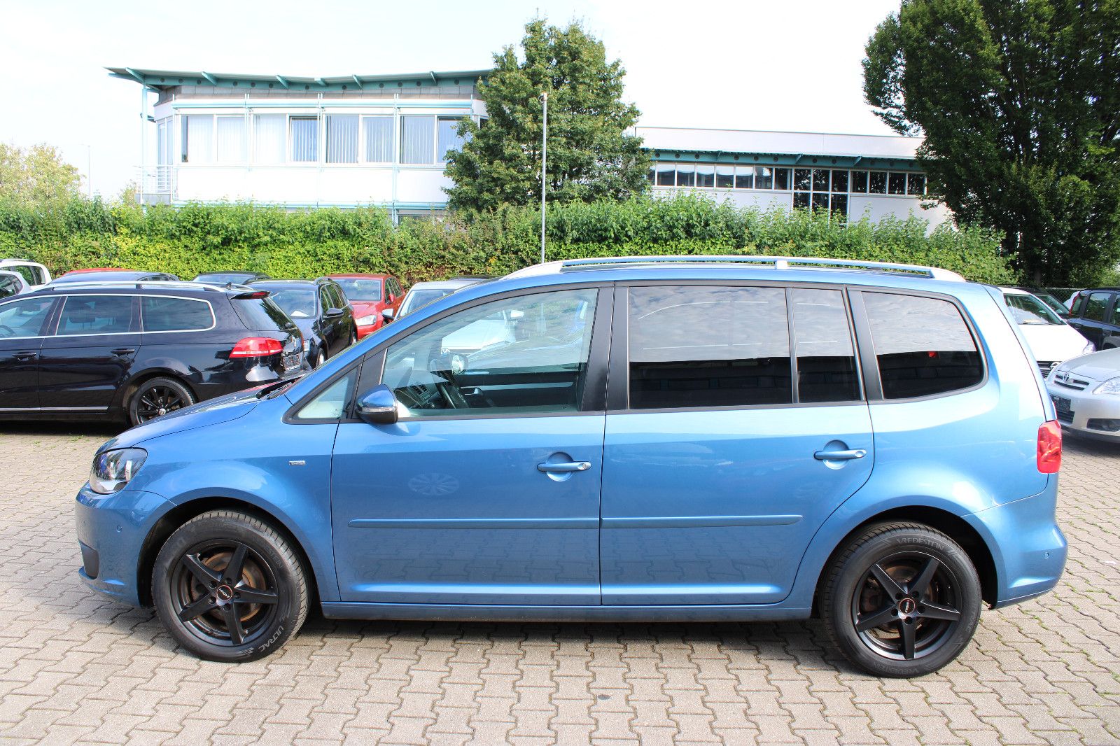 Fahrzeugabbildung Volkswagen Touran 1.2 TSI CUP 7.Sitzer PDC,AHK,